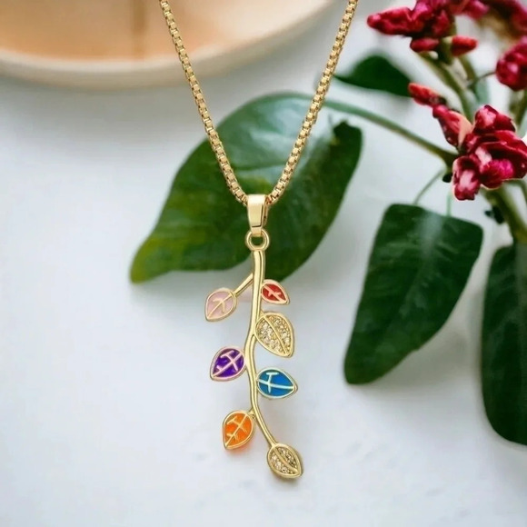🆕️Nature-Inspired 18K Gold Plated Necklace 🌿 with Colorful Leaf Pendant 🌈 - Picture 4 of 9